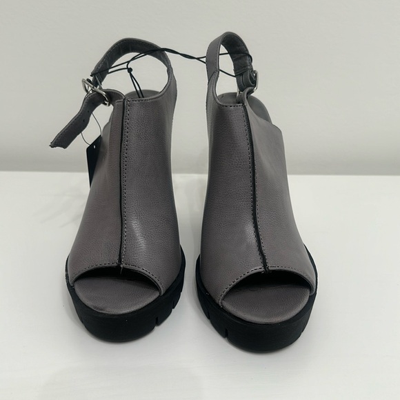Forever 21 Gray heel boots size 8 NWT - Picture 1 of 4